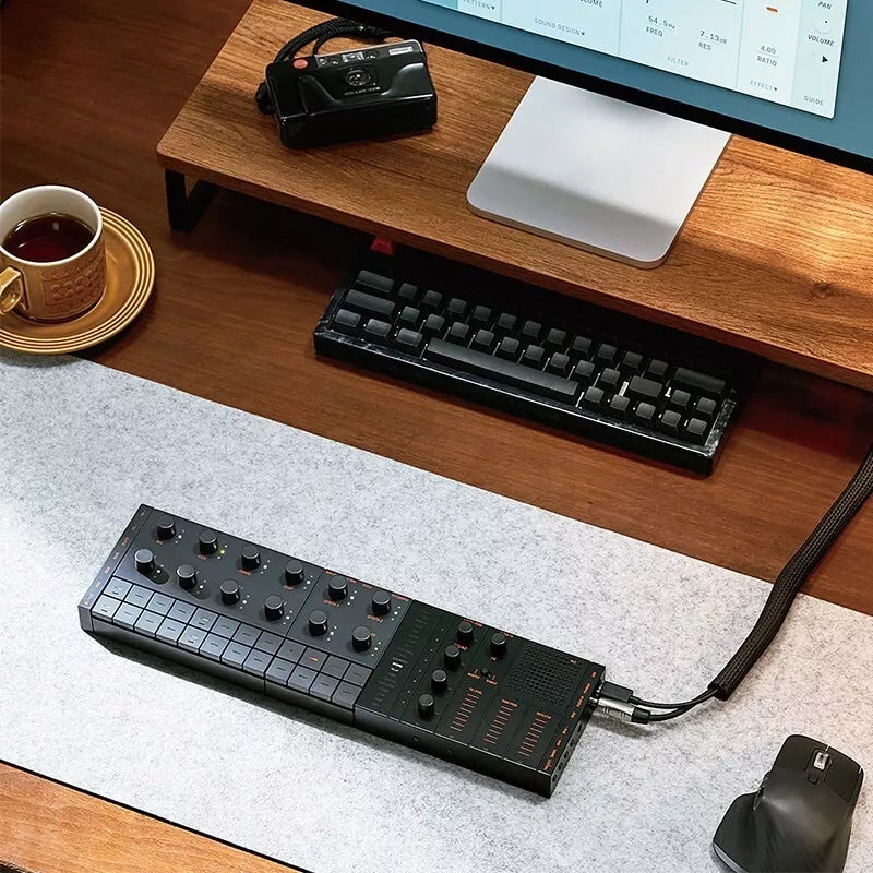 YAMAHA SEQTRAK BLACK Groove box Mobile all-in-one gear genuine Brand New