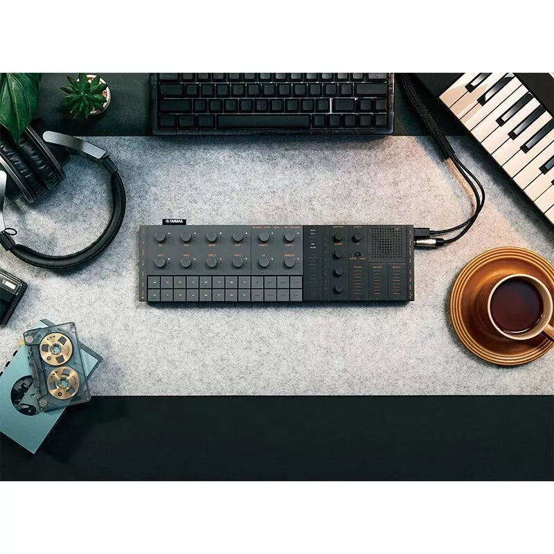 YAMAHA SEQTRAK BLACK Groove box Mobile all-in-one gear genuine Brand New