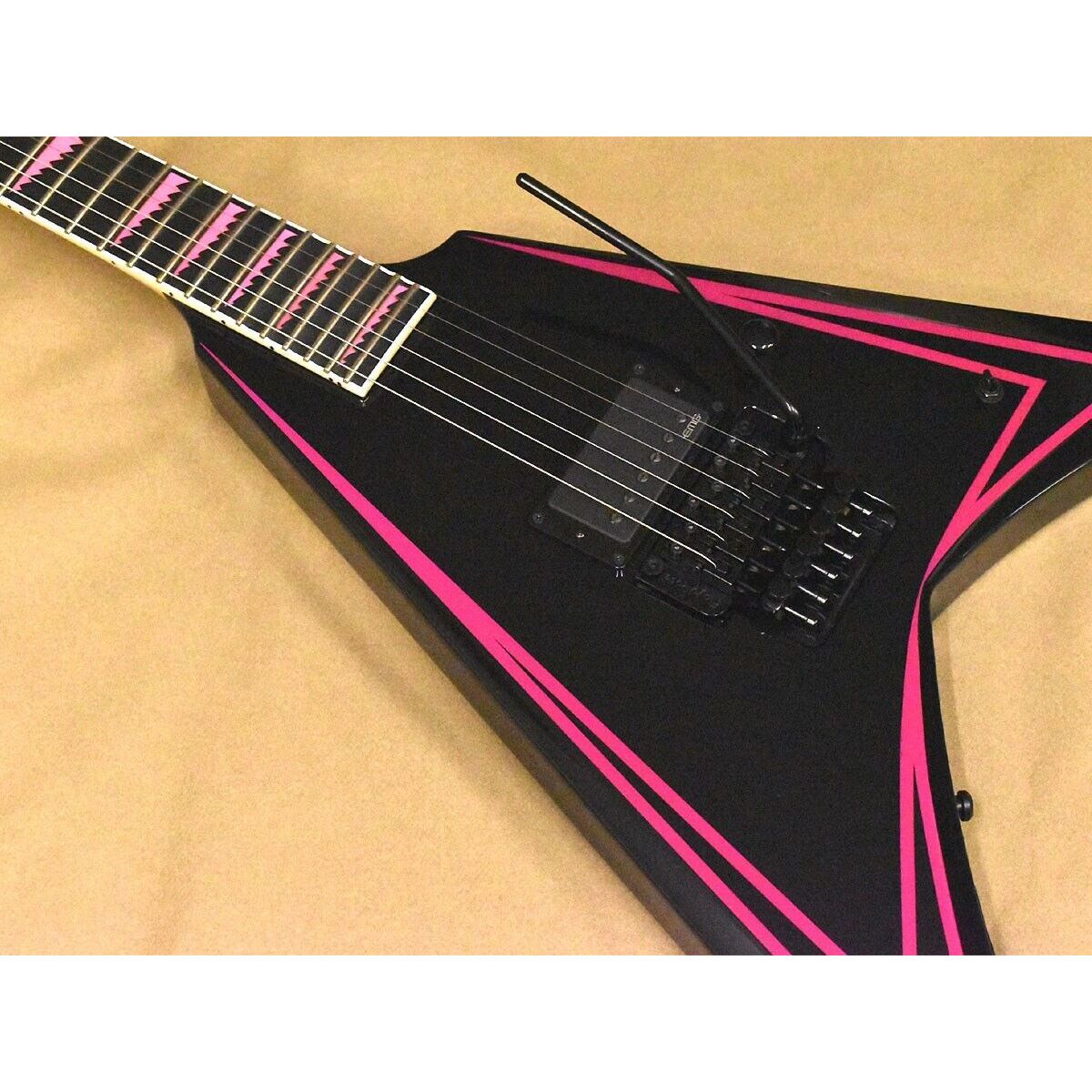 EDWARDS E-ALEXI PINK SAWTOOTH Alexi Laiho model w/gig bag New