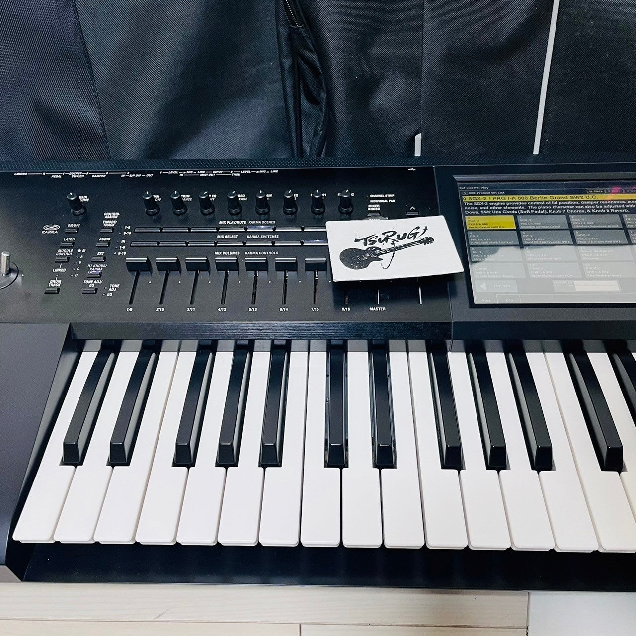 Korg Kronos 2-61 Keyboard Synthesizer 61 keys work station w/ AC cable