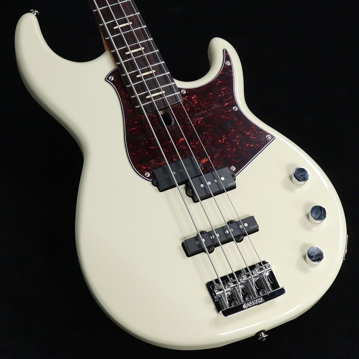 YAMAHA BBP34 Vintage White Electric Bass Guitar made in japan w/hard case