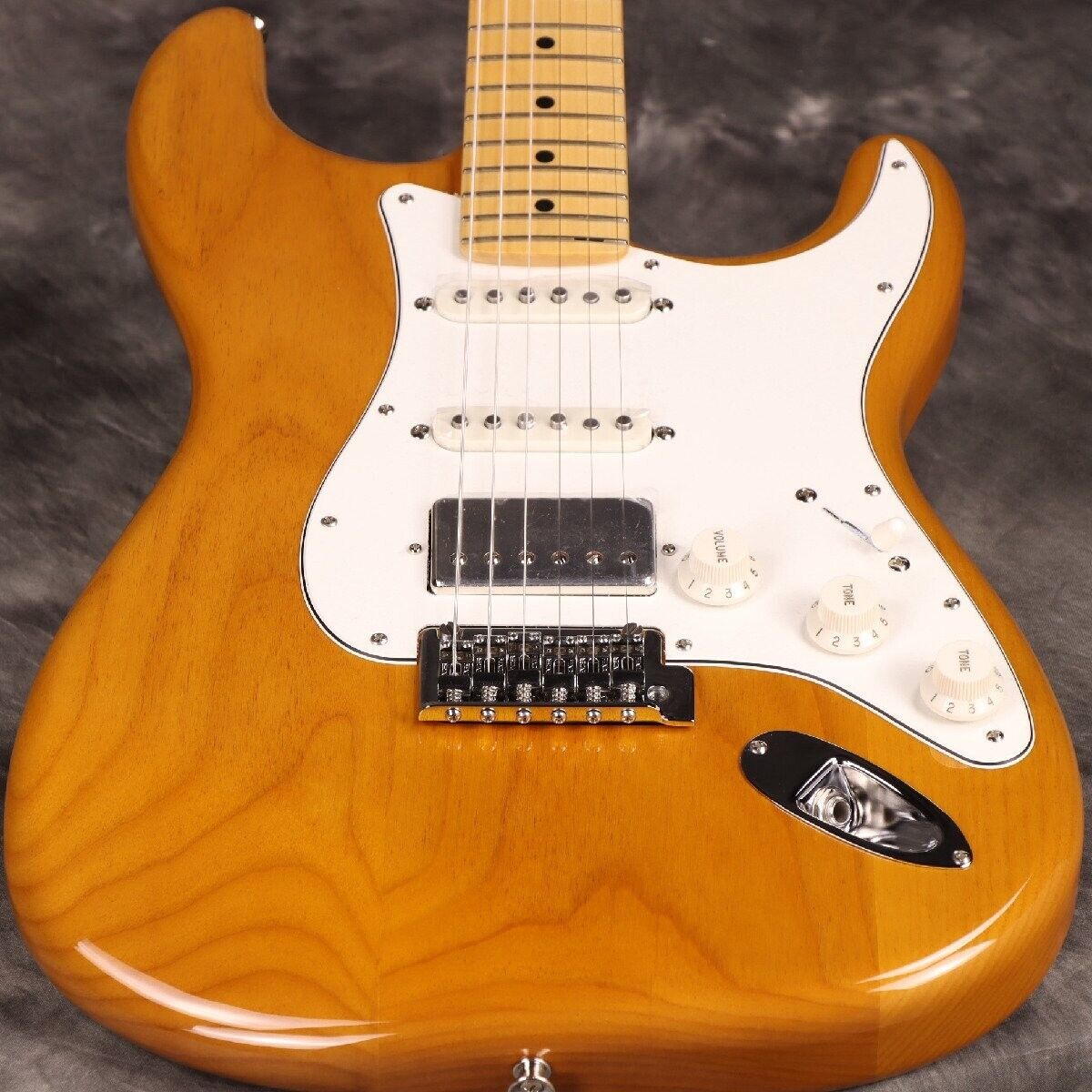 Fender Made in Japan 2024 Collection Hybrid II Stratocaster HSS Vintage Natural