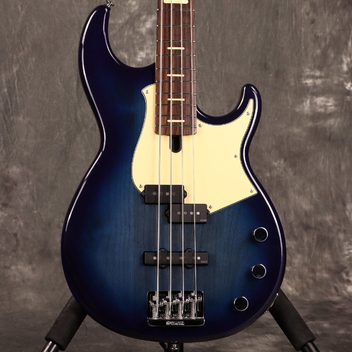 YAMAHA BBP34 Moonlight Blue Electric Bass Guitar made in japan w/hard case