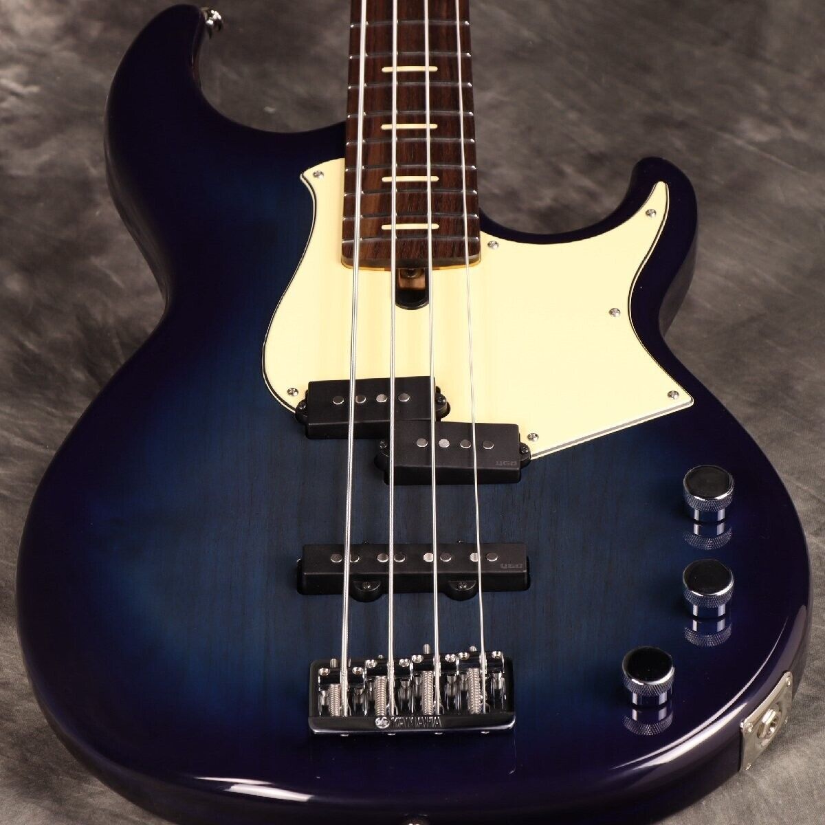 YAMAHA BBP34 Moonlight Blue Electric Bass Guitar made in japan w/hard case