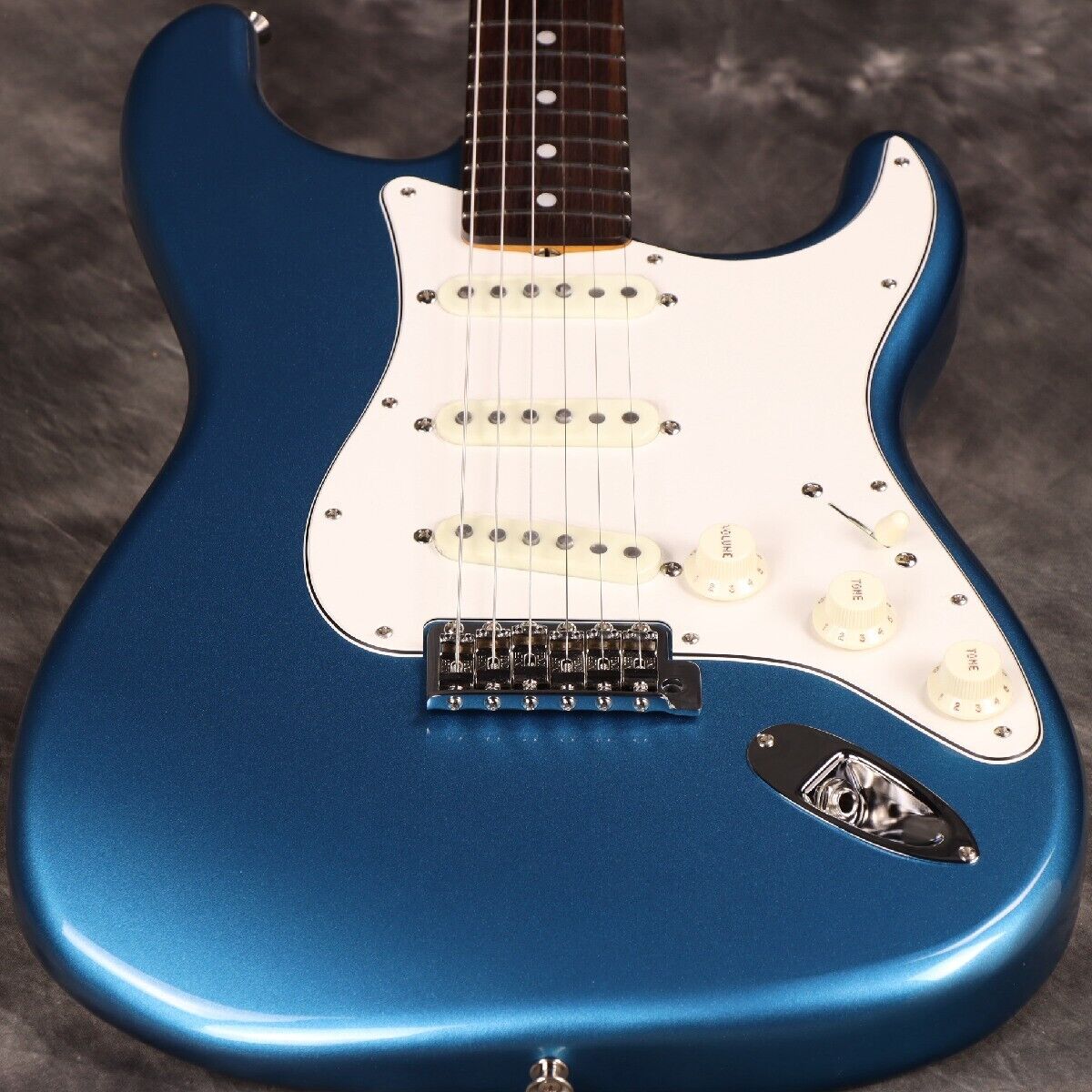 Fender FSR Made in Japan Traditional Late 60s Stratocaster Lake Placid Blue New