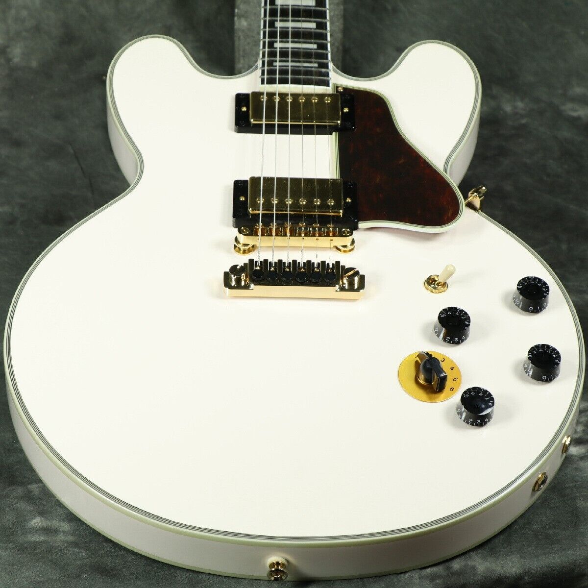 Epiphone BB King Lucille Bone White B.B. King Limited edition  w/ hard case New