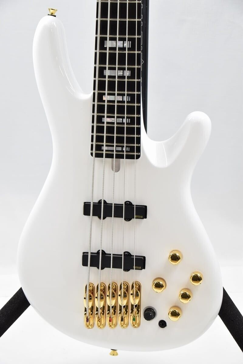 Yamaha BBNE2 Nathan East Signature 5-String Bass White w/hard case New