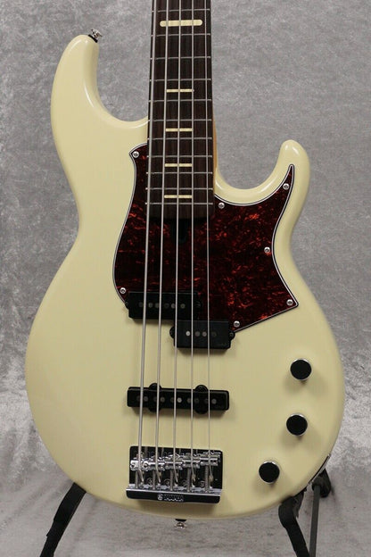 Yamaha BBP35 5-String Bass guitar Vintage White w/hard case